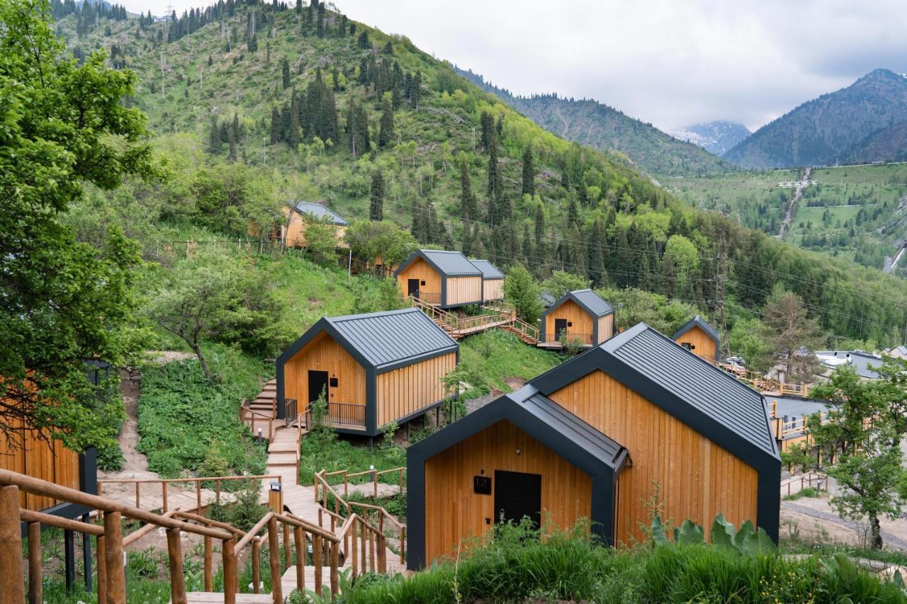 אלמטי Qazaq Auyl Eco Hotel מראה חיצוני תמונה