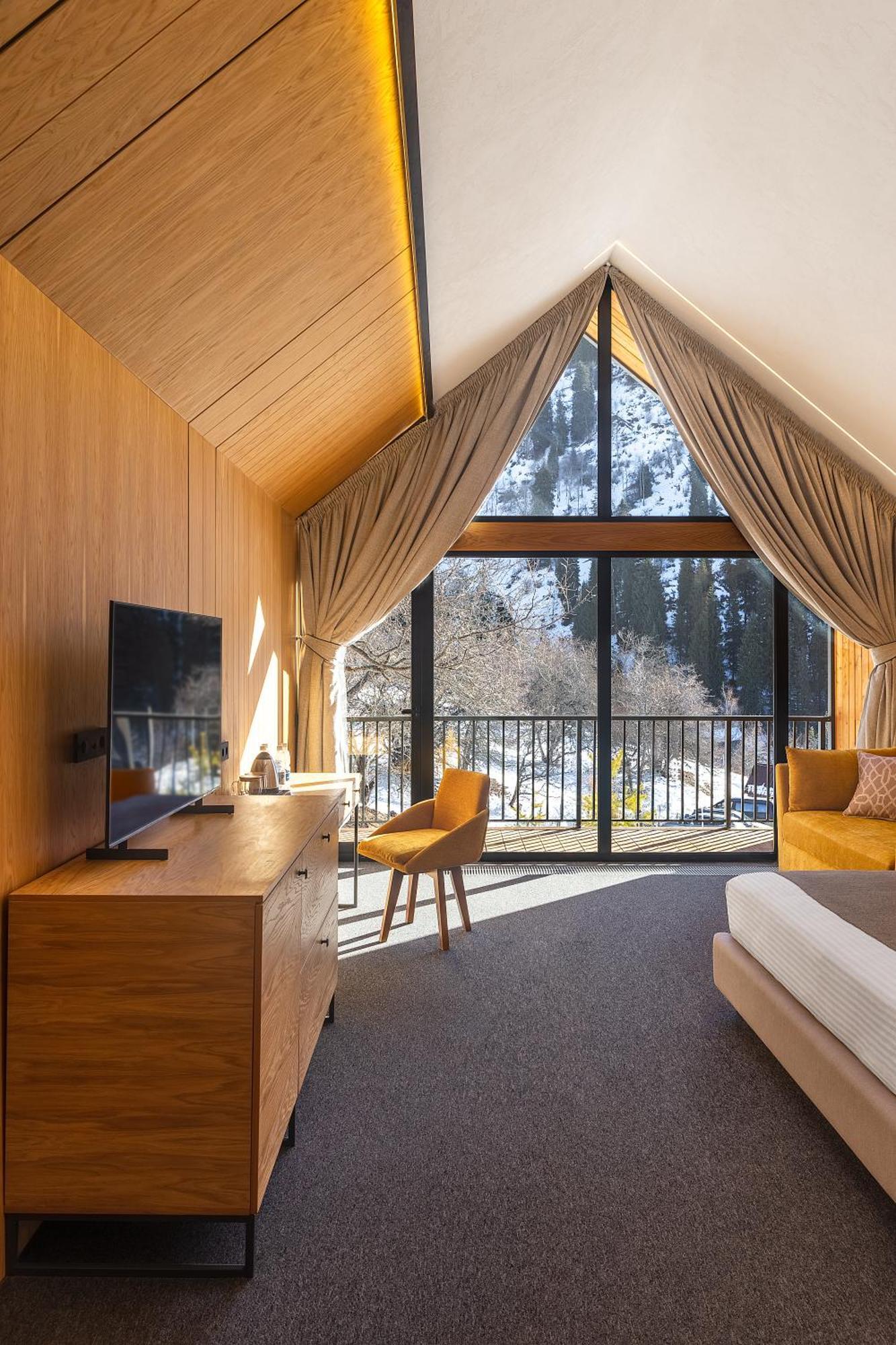 אלמטי Qazaq Auyl Eco Hotel מראה חיצוני תמונה