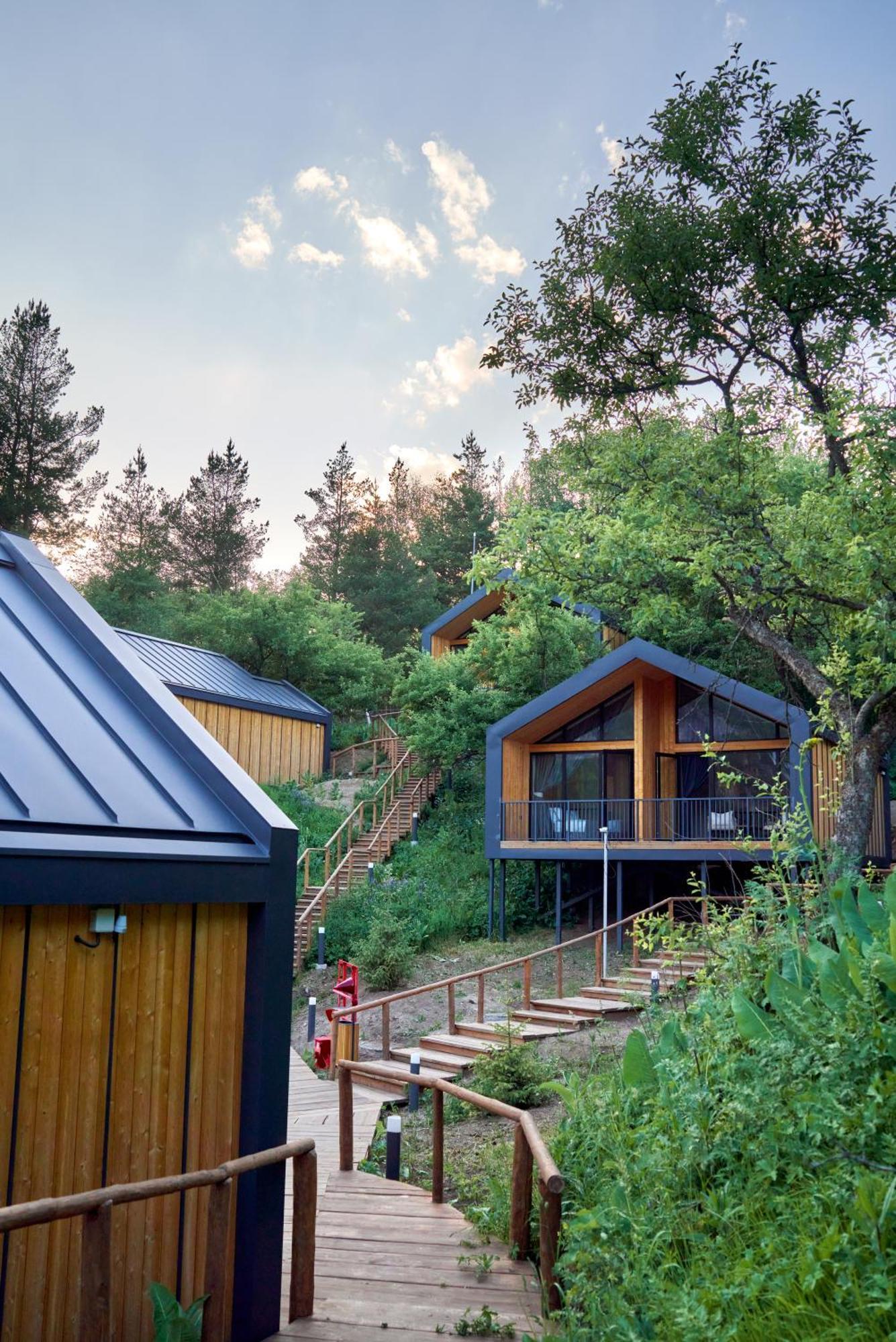 אלמטי Qazaq Auyl Eco Hotel מראה חיצוני תמונה